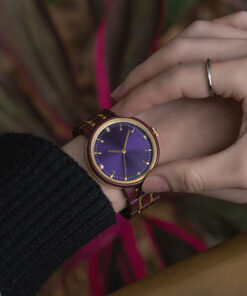 montre en bois femme lexa violette poignet